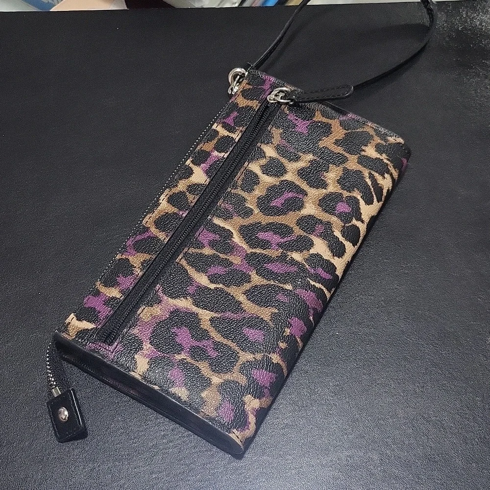 Wristlet💜 - Picture 5 of 5